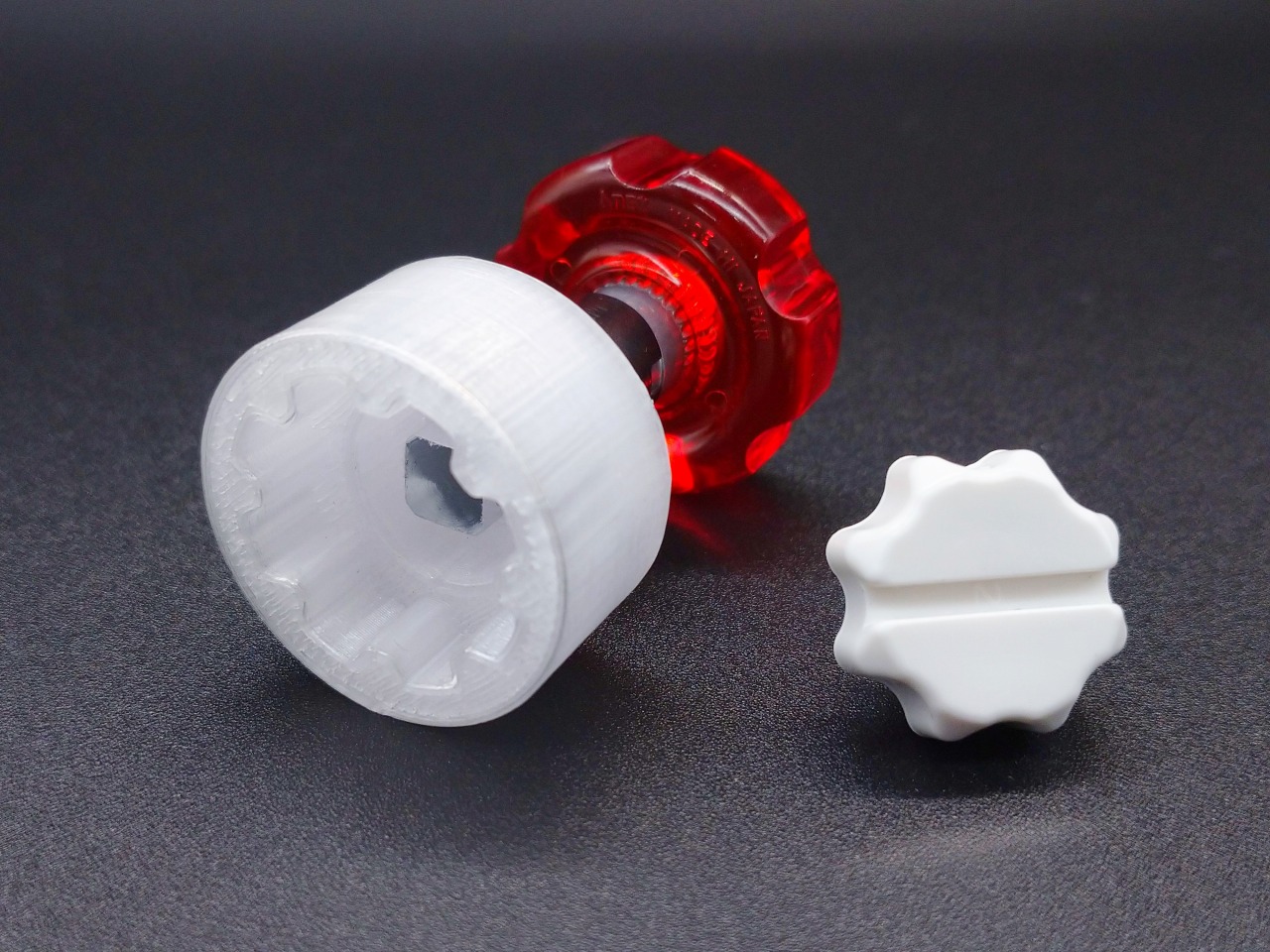 ユリアネジソケット