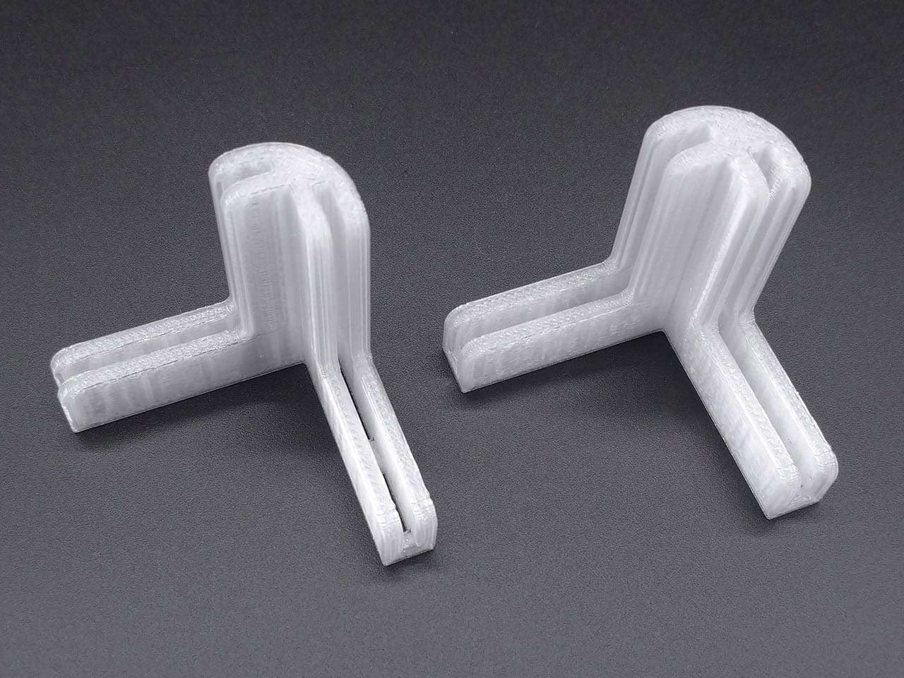 コーナーブラケット